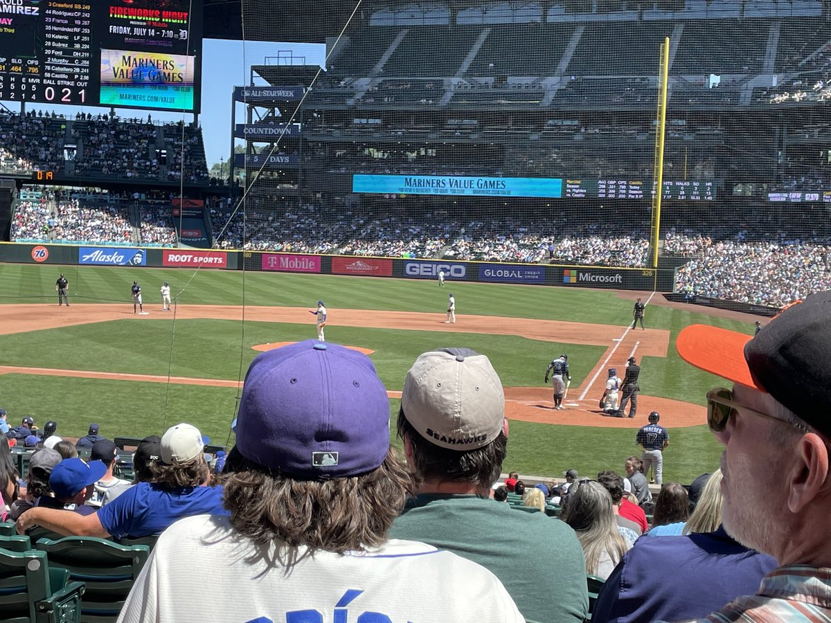 Alison Grande tweet media