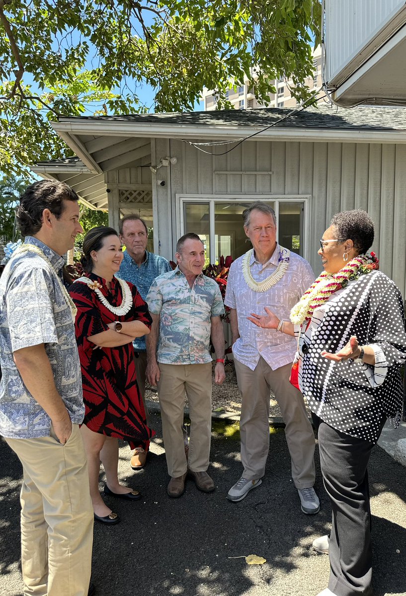 A big mahalo to HUD @SecFudge for taking the time to visit @ghphawaii to see firsthand the good work they are doing & to meet with constituents that benefit from @HUD_HOPWA funding.