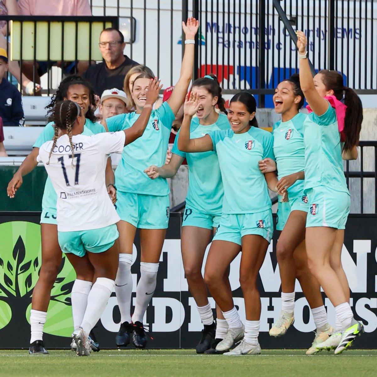 FWC26KansasCity's tweet photo. What a weekend for KC soccer! #WeAreKansasCity

@SportingKC (@MLS) 3-0 W
@TheKCCurrent (@NWSL) 1-0 W
@SportingKCII (@MLSNEXTPro) 7-1 W
@SunflowerStFC (@NPSLSoccer) 5-2 W
@SunflowerStFC (@WPSL) 3-0 W
@KCCourageSoccer (@WPSL) 6-1 W

And @gbusio13 scores in the @USMNT's 6-0 win! 🇺🇸 https://t.co/cMC9gVtc7g