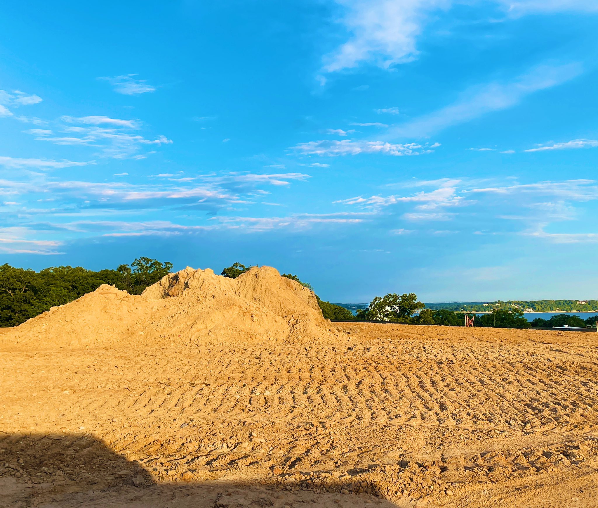 Minted on Twitter "Buy dirt with a view! Pays better dividends later… https//t.co/Qc3Zwg1OVA