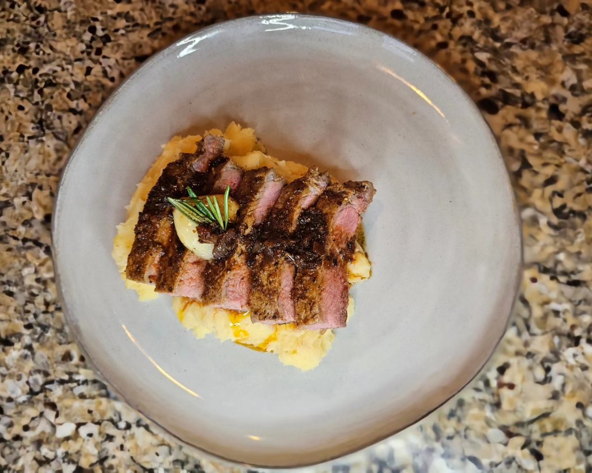CheffinCheffrey's tweet photo. I couldn't figure out which one to post, so I am posting both! I made blackened New York strip, and I used sherry, garlic, rosemary, shallots, and butter for the pan sauce. Then I put it on top of mashed potatoes! All for my sister and brother in laws anniversary! It was yummy! https://t.co/fylIN1Uohp