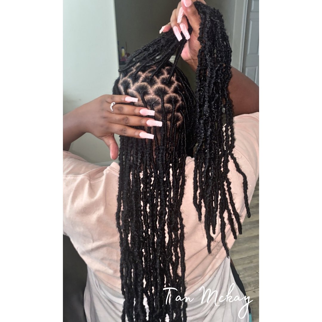 ImTamBtw's tweet image. I Put The ‘T’ In SPECIALTY When It Comes To Soft Locs 💪🏽
Have You Booked Your Appointment Yet??? 
#fauxlocs #fauxlocshouston #softlocshouston #butterflylocshouston #houstonbraids #houstonbraider #houstonbraiders #houstonbraidsstylist #houstonbraiderspecials