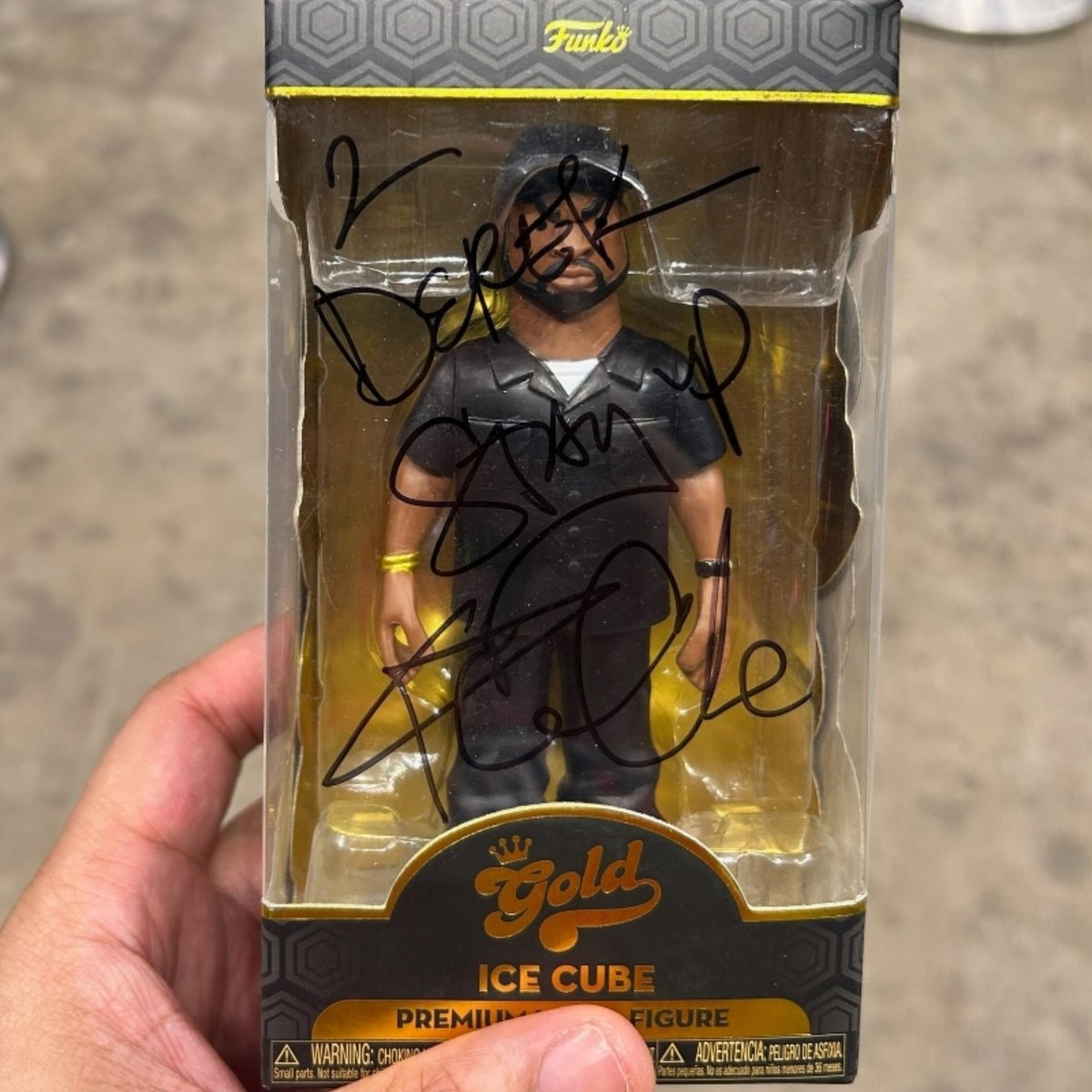 3Mbows's tweet photo. Created A Custom BIG 3 Bowtie for Ice Cube
@icecube @3Mbows https://t.co/DxQaJsGIvY
