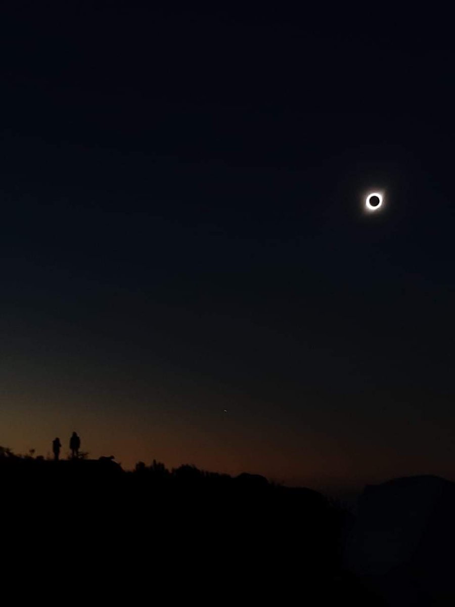 Noelia275656641's tweet image. Hermoso recuerdo.. Experiencia única, increíble.. 🥰🥰❤️
#eclipsechile