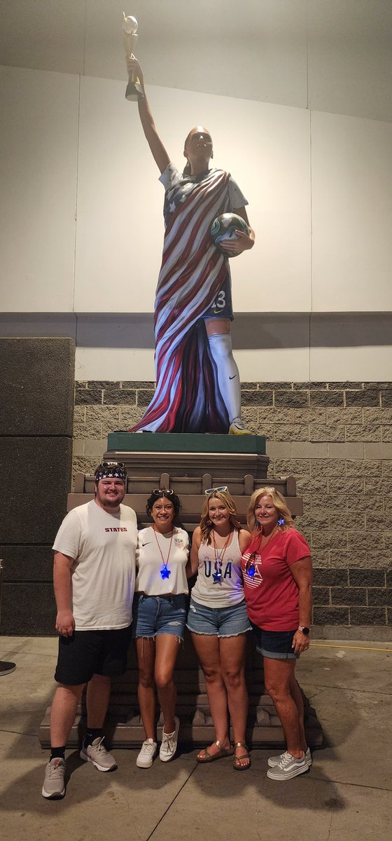 IIreta's tweet photo. Maybe one day I’ll get to see her play in the women’s wold cup but today this will do! #libertyalex https://t.co/Sc01bzwIiD