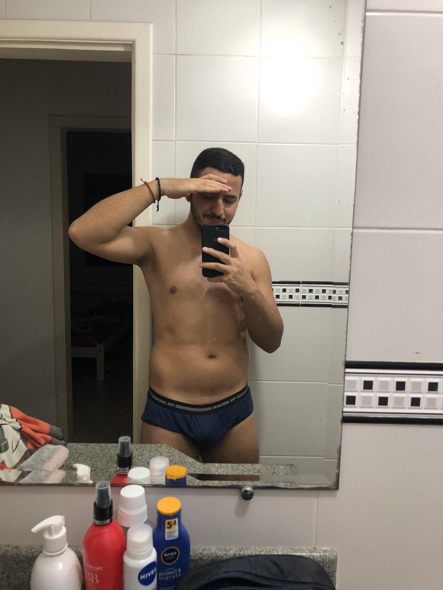 DavisonRenner's tweet photo. A nadie le debo explicacion 🛁🚿 https://t.co/esnkFqoil0