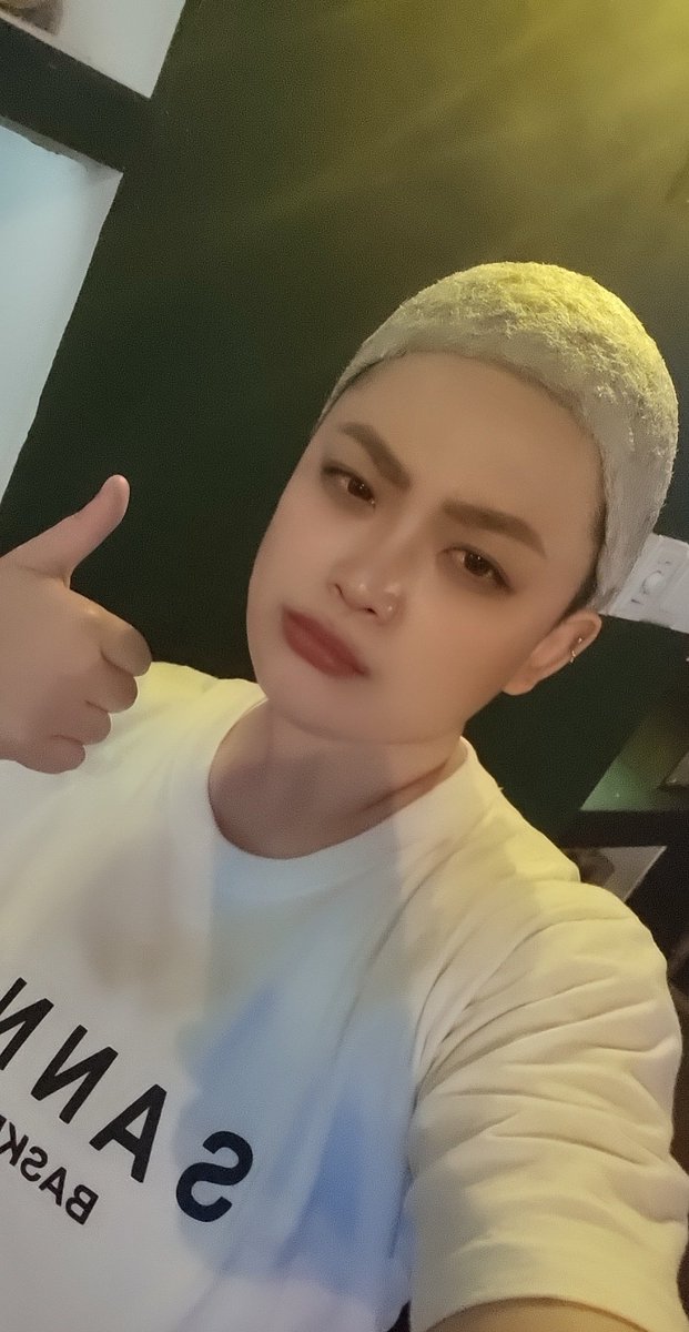 nagi_roda's tweet photo. #슬컴백_후기

진짜넘 오랜만의 행사라 걱정이 가득했지만..... 다들 좋아해주셔서 감사했어요ㅜㅜ
부끄럼많은 쑥맥상남자느낌으로 했는데 전혀아닌거같구ㅎ... 저하나바쳐 다들재밌었다면 넘 다행입니다 특히 벽쿵뭐냐고(사실 넘행복했어요 감사합니다ヽ(o´3`o)ﾉ) https://t.co/THAs79VkR7
