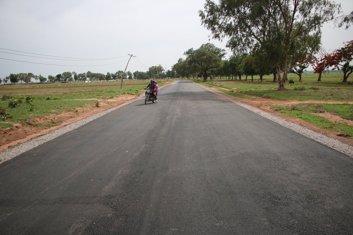 INFRASTRUCTURAL SUPPORT: CONSTRUCTION OF 2.2KM FARM ACCESS ROAD AT SHIKA MAIZE CLUSTER.

Construction of 2.2km farm access road for maize beneficiary farmers located at shika, Giwa Local Government Area. <a href="/APPEALSng/">APPEALS Project</a> <a href="/FmardNg/">Fed Min of Agric & Food Security</a> <a href="/KadunaMOAgric/">Kaduna State Ministry of Agriculture</a>