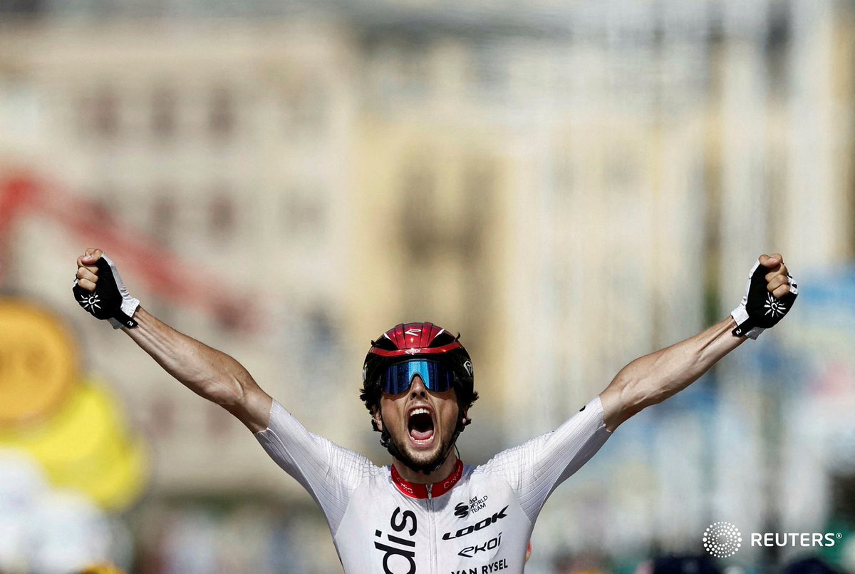 sandra_auger's tweet photo. Cycling - Tour de France - Stage 1 and Stage 2 - July 1-2, 2023. #reuters #TourDeFrance2023 #TDF2023 #cycling @reuterspictures 📸@benoit_tessier @stephanemahe @Vincent West https://t.co/jmSYU1XPan