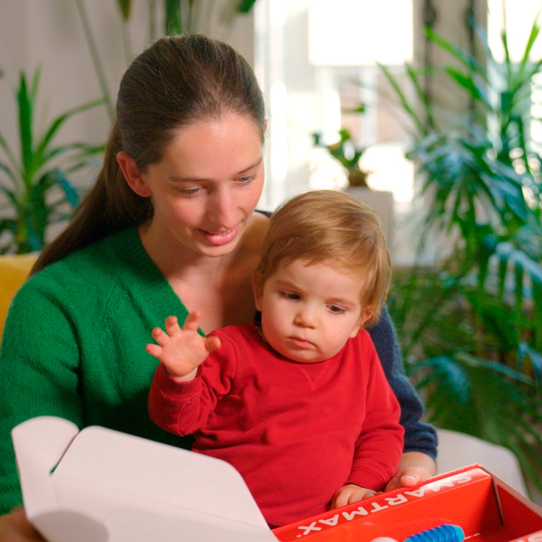 Does your little one sometimes experience stress?😨 Read what can help relieve it in our blog! 
l8r.it/215B
.
.
.
#SmartMax #magnetictoys #toddlertoys #babystress #preschooltoys