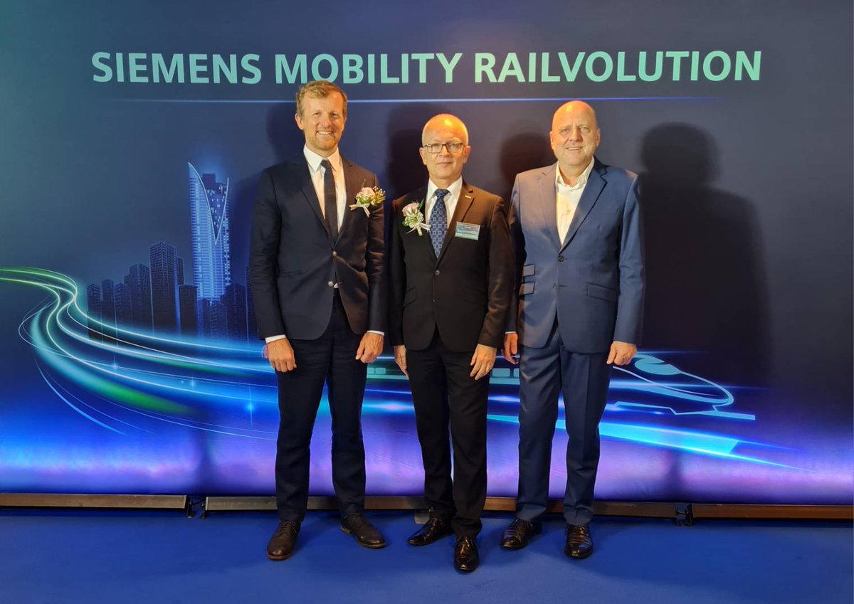 GermanThaiChamb's tweet image. Future of sustainable mobility for 🇹🇭. Railway stakeholders gathering today @ #SiemensMobilityDay2023 #Railvolution to exchange knowledge to transform TH’s railways for a better tomorrow. #Sustainability #GTCC #PartnerInThailand