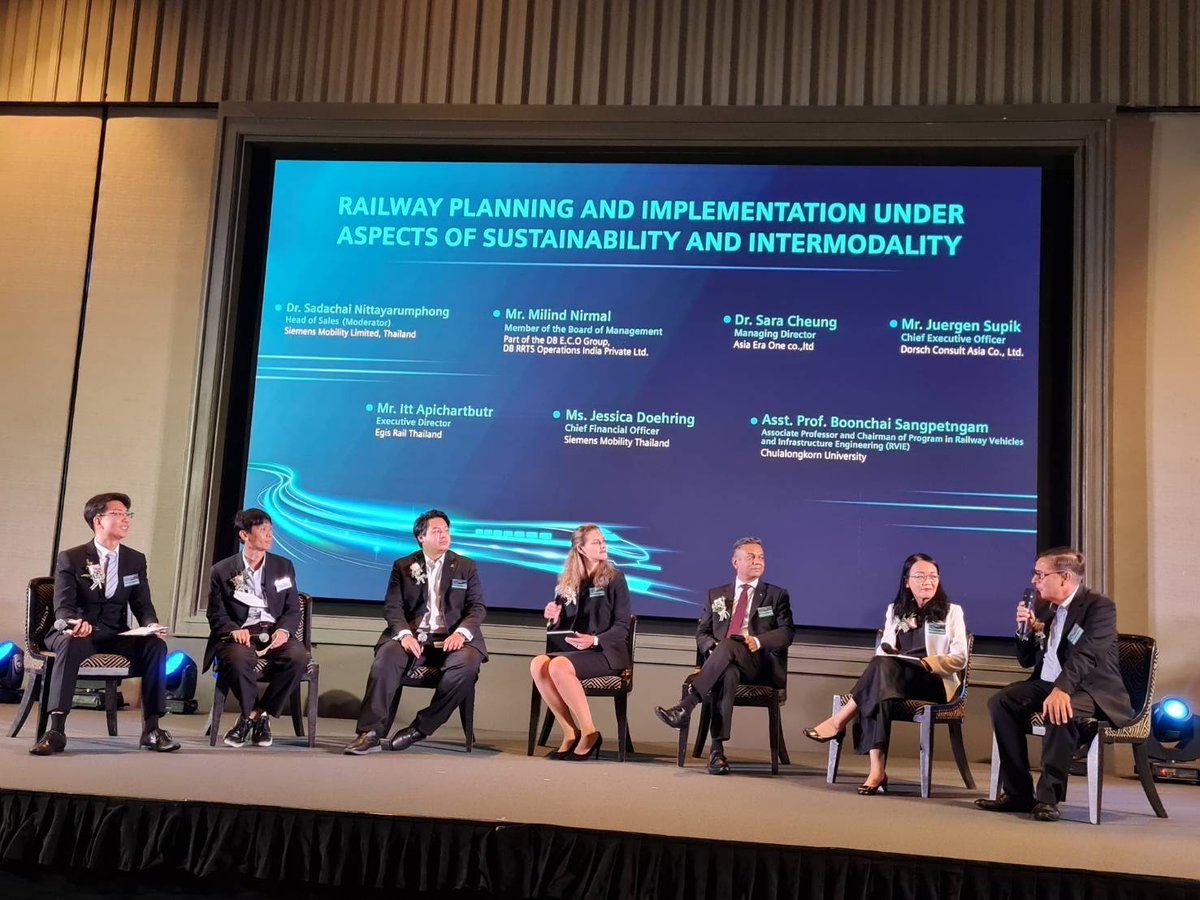GermanThaiChamb's tweet image. Future of sustainable mobility for 🇹🇭. Railway stakeholders gathering today @ #SiemensMobilityDay2023 #Railvolution to exchange knowledge to transform TH’s railways for a better tomorrow. #Sustainability #GTCC #PartnerInThailand