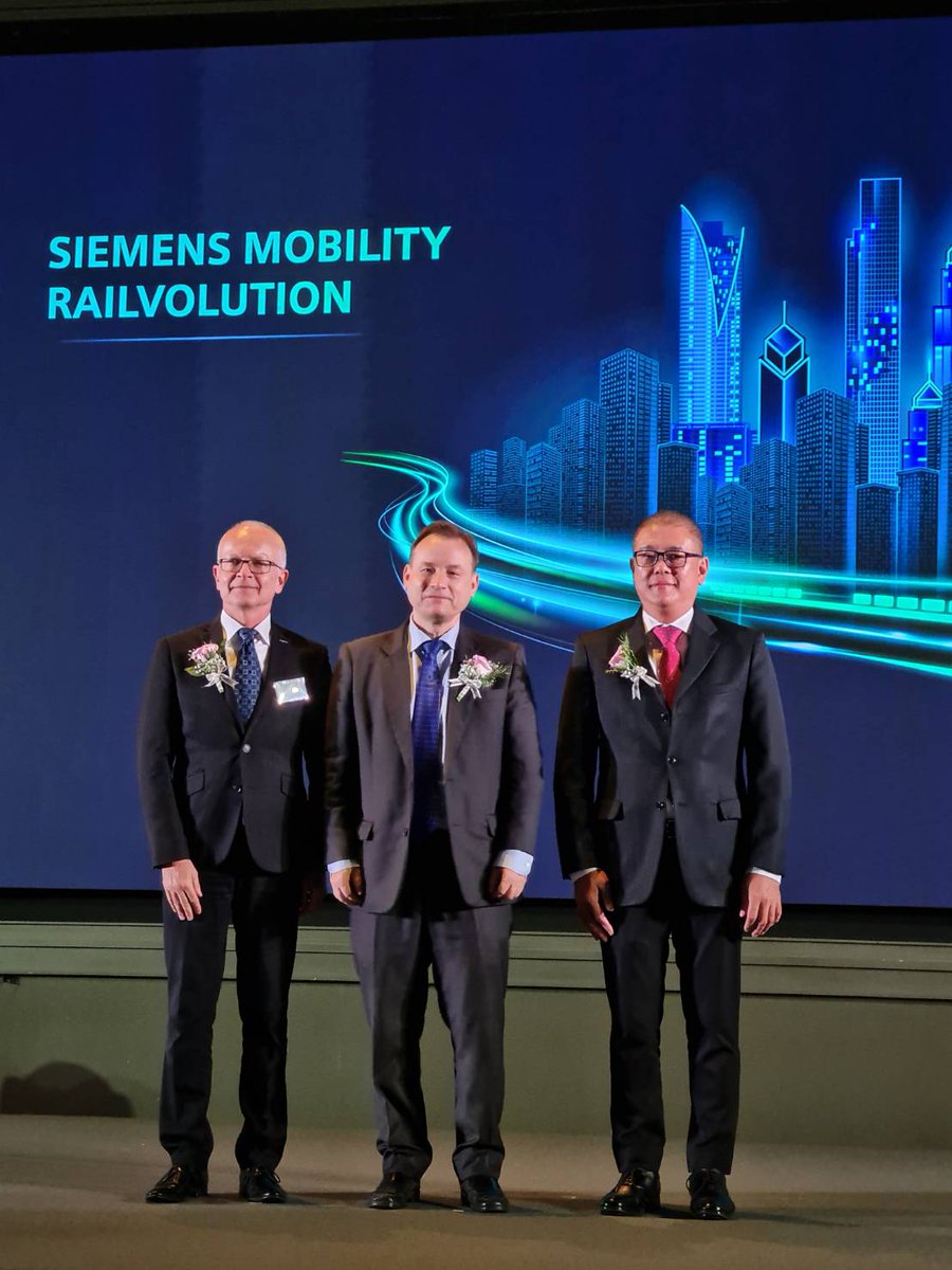 GermanThaiChamb's tweet image. Future of sustainable mobility for 🇹🇭. Railway stakeholders gathering today @ #SiemensMobilityDay2023 #Railvolution to exchange knowledge to transform TH’s railways for a better tomorrow. #Sustainability #GTCC #PartnerInThailand