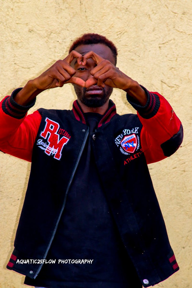 aquatic25flow's tweet photo. Its a Monday and The energy is on the other level #BLACKPINKxBSTHydePark #KenyaToTheWorld #mainaandkingangi #RIPTwitter #TwitterLimits https://t.co/6dnuUrtImD