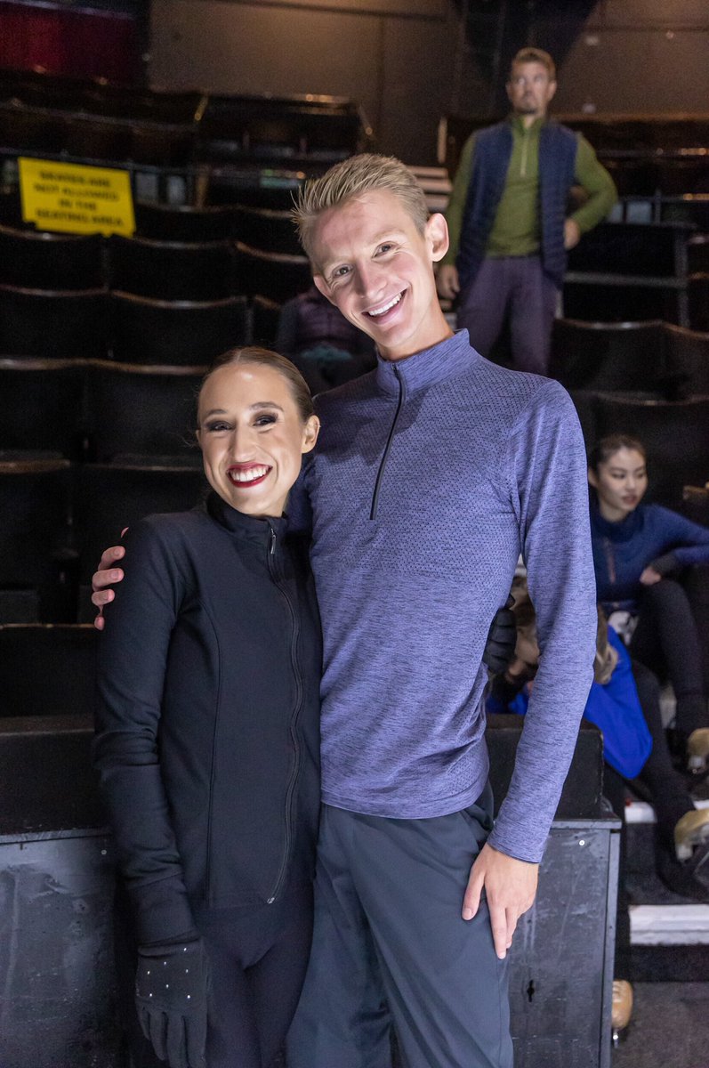MandsThompson's tweet photo. #Sandgrown skaters from ⁦@HotIceShow⁩ https://t.co/uEnf6I8Bpy