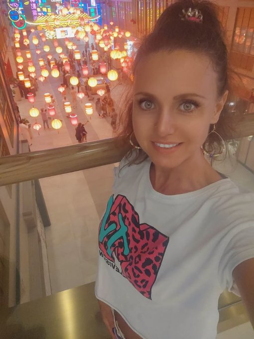 #haveaniceweek #buoniniziosettimana 😘💫👋🌸🏮🌞🎉 #silviabianco #happygirl #vegangirl #globetrottergirl #dubai<a href="/tag/haveaniceweek"class="tags">#haveaniceweek</a><a href="/tag/buoniniziosettimana"class="tags">#buoniniziosettimana</a><a href="/tag/silviabianco"class="tags">#silviabianco</a><a href="/tag/dubai"class="tags"><span>#dubai</span></a><a href="/tag/happygirl"class="tags"><span>#happygirl</span></a><a href="/tag/vegangirl"class="tags"><span>#vegangirl</span></a><a href="/tag/globetrottergir"class="tags"><span>#globetrottergir</span></a>
