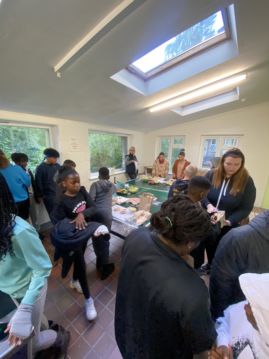 Y6oakclass's tweet photo. The packed lunch station. Before breakfast we’re making our packed lunches. https://t.co/DdMJ0Vrb73