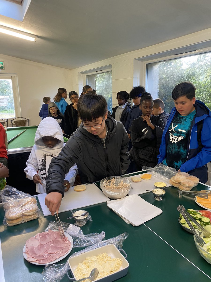 Y6oakclass's tweet photo. The packed lunch station. Before breakfast we’re making our packed lunches. https://t.co/DdMJ0Vrb73