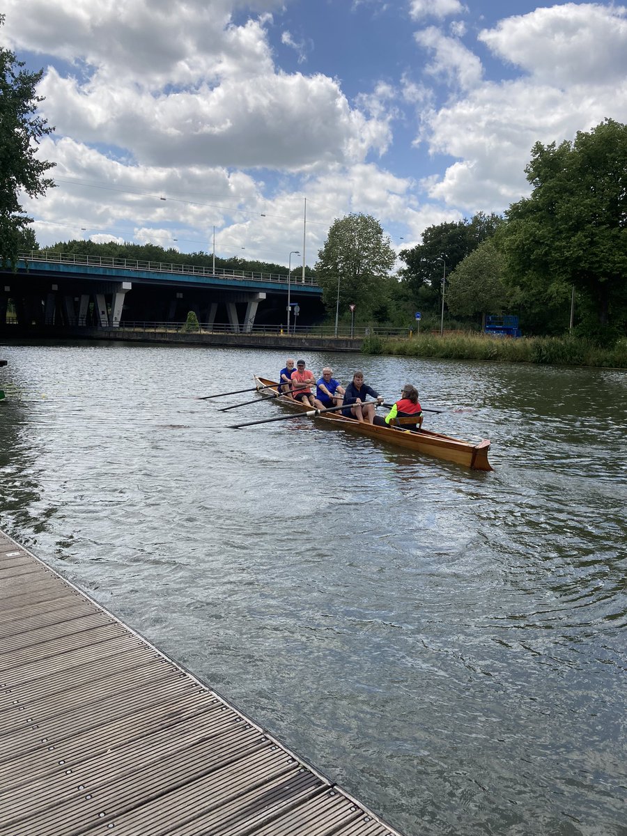 Gisteren organiseerden wij de NAR, een gastentocht voor aangepast roeien. Ook met wat aanpassingen kun je samen blijven roeien 🚣🏻‍♀️ #inclusief #samen