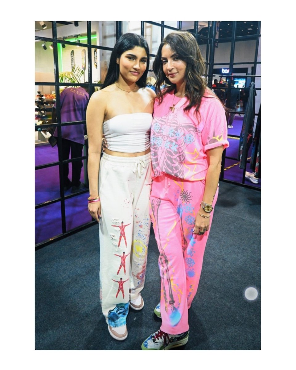 Alizehagnihotr2's tweet photo. At the launch @WhyLabs by @seemakkhan 

.
#alizehagnihotri #seemakhan #seemakiransajdeh #whylabs #brandlaunch https://t.co/j7trpSqlSh