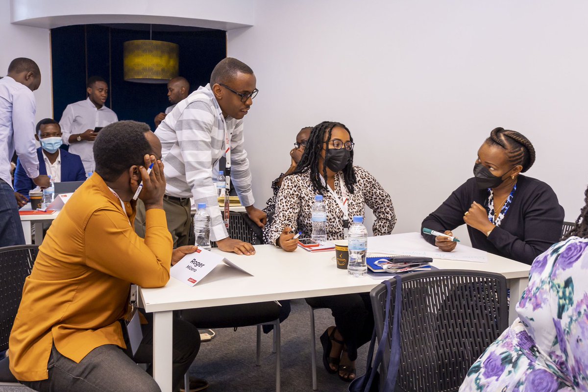 CRA_Fellowship's tweet photo. Collaboration at it’s best.🤝 Group work and discussions are an essential part of our fellowship program, we believe in collaboration and strengthening relationships in the world of today. 

Happy new week and mont! #july 

#alupublicsectorfellowship #leaders #collaboration https://t.co/ivJEXD0wAv