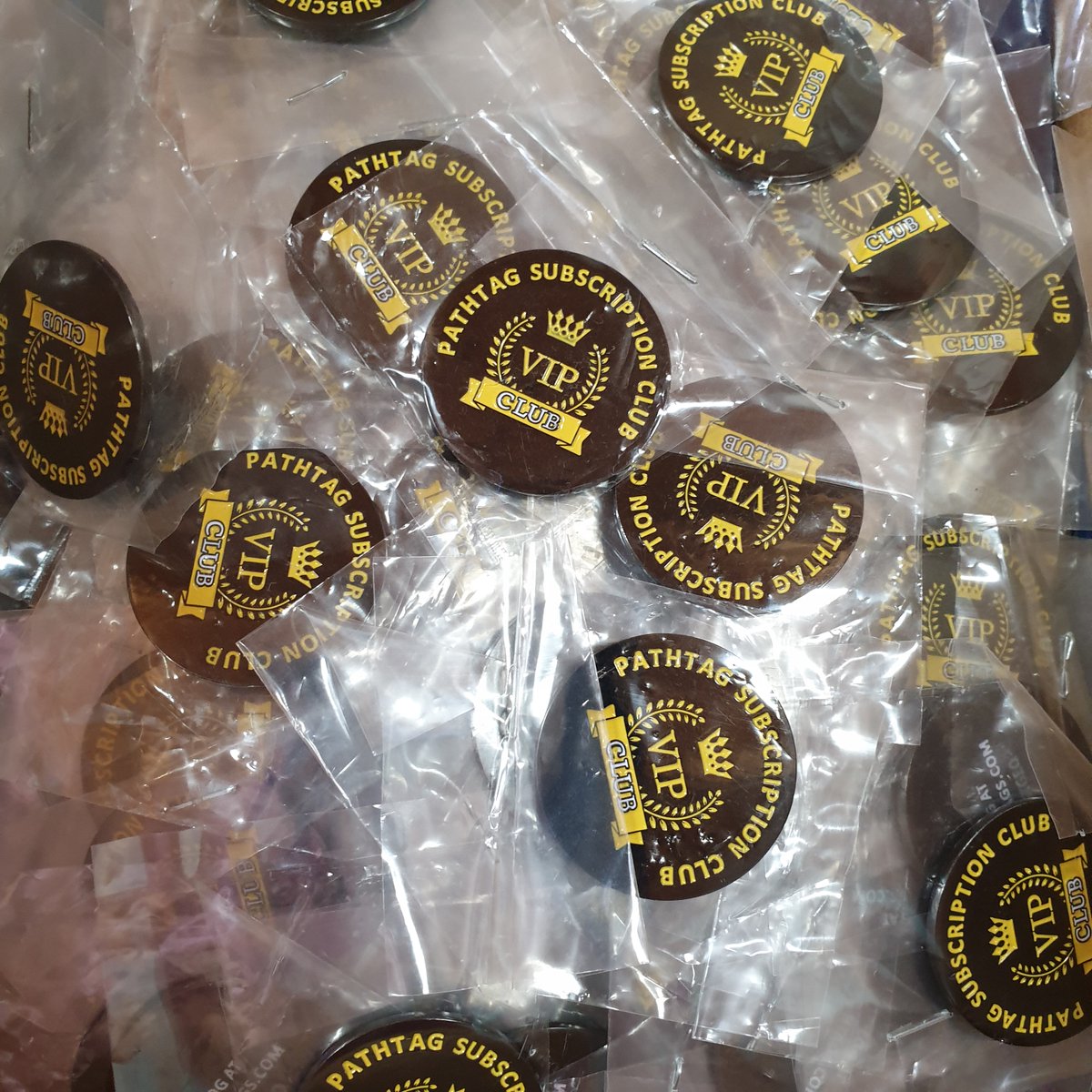 pathtagclub's tweet photo. #geocaching #pathtags #pathtagsubscriptionclub
We're pleased to of received an order of our VIP pathtags that will be shipped to subscribers soon. These are bigger than regular pathtags also without the hole. https://t.co/1LOuUDqhxZ
