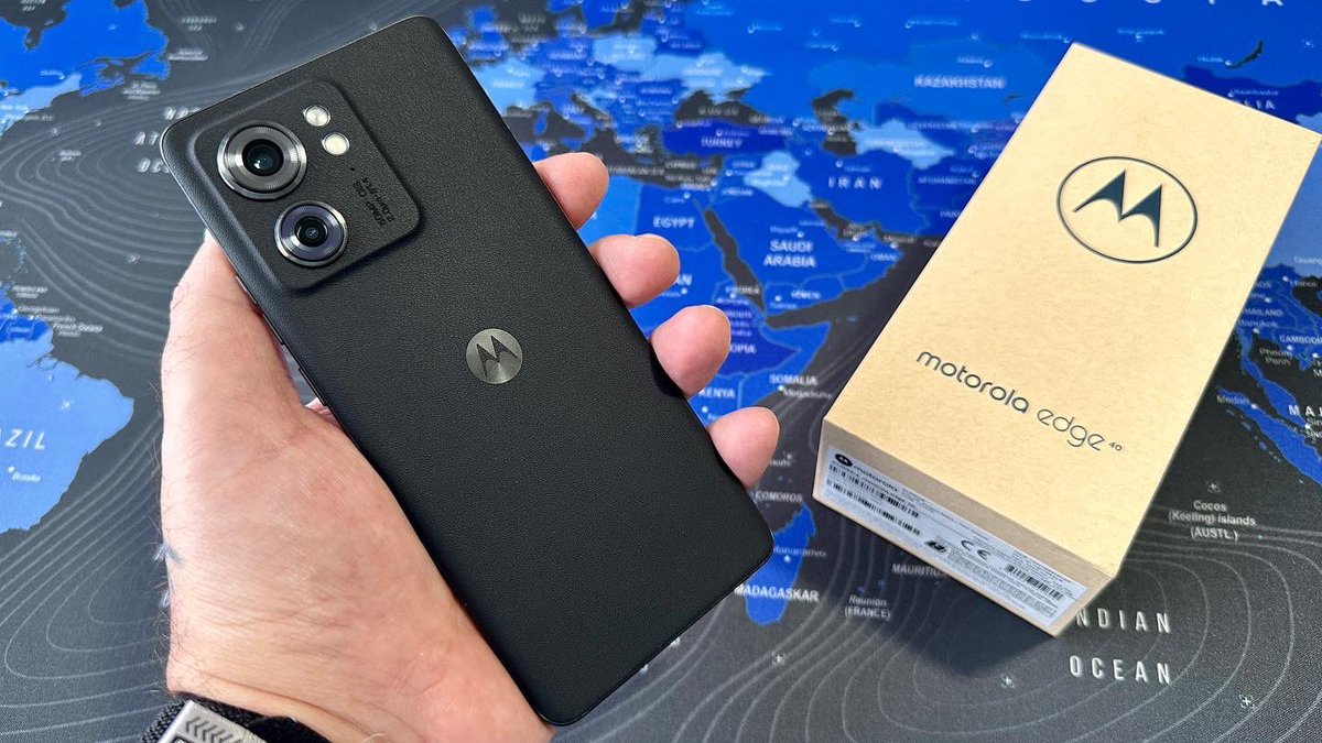 MikyAncona's tweet photo. Nuovo @Moto Edge 40 5G
Like , Condividete e iscrivetevi al canale per supportarlo grazie mille @MotorolaITA
https://t.co/QHs0SiRhDp
#motorola #edge40 #MotorolaEdge40 #mikyancona #edge #motorolaedge405g #motorolaedge40pro #edge40pro #android #google #techlover #techblogger https://t.co/OY9SbbftH4
