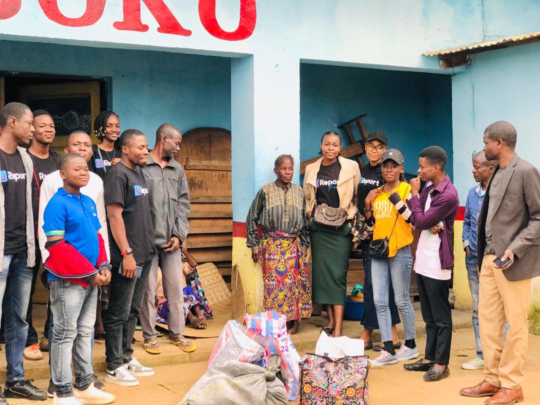 lusala_esther's tweet image. Le 30/06 dernier les u-reporters de Mbanza-Ngungu avait assisté les villageois de kimbongo qui ont été chasser de leur village et vivent désormais dans le bureau de Secteur de Boko. Si vous ne pouvez pas nourrir une centaine de personnes, n'en nourrissez qu'une.
@ureport_rdc