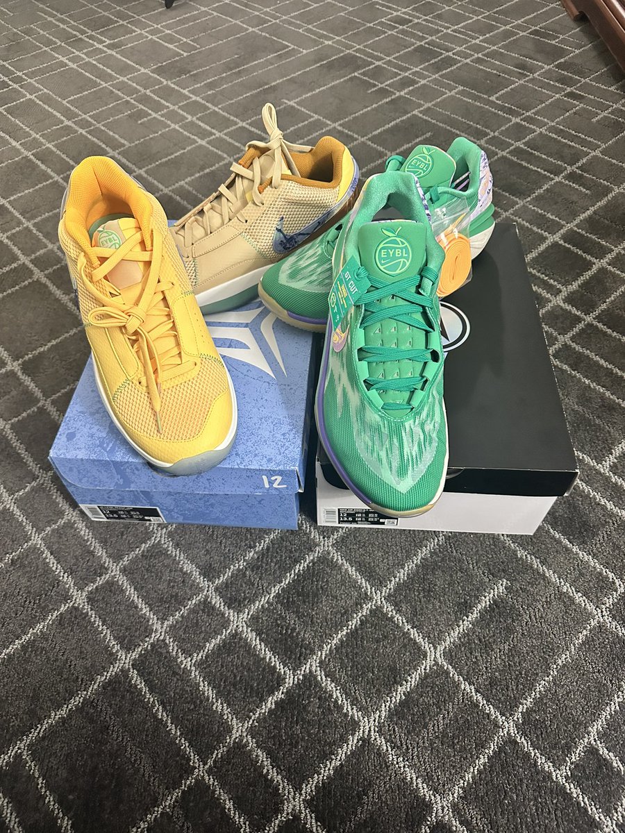 CoachB____'s tweet photo. Peach 🍑 Jam puppies 🤩🤩🤩
🗣️BwslBasketball #bwslmade #EYBL2023 #nike #nikebasketball #provenground #bringyourgame https://t.co/S2mpE2DldP