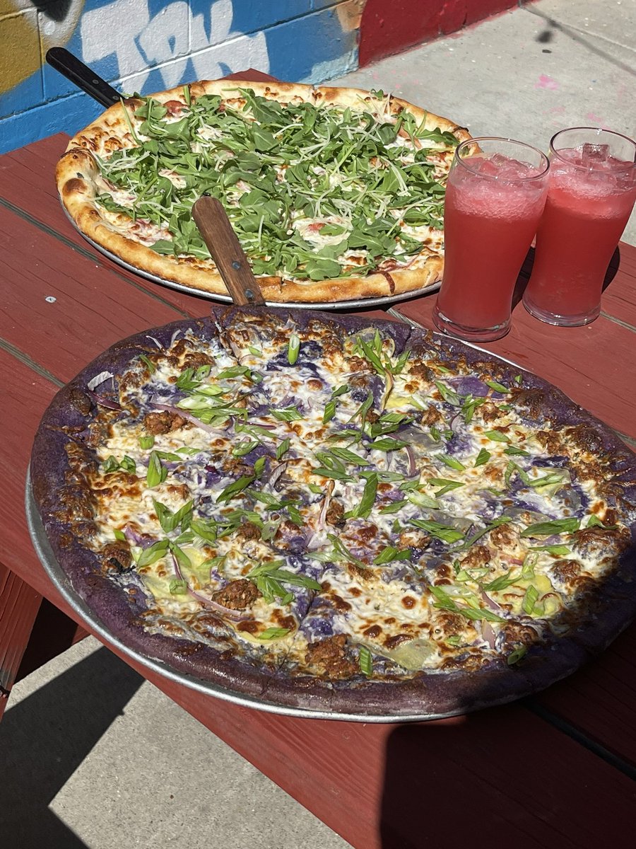 PinkEligio's tweet photo. Lunch with Grace at Jeff's pizza place!! https://t.co/V7KkdEQgZ6