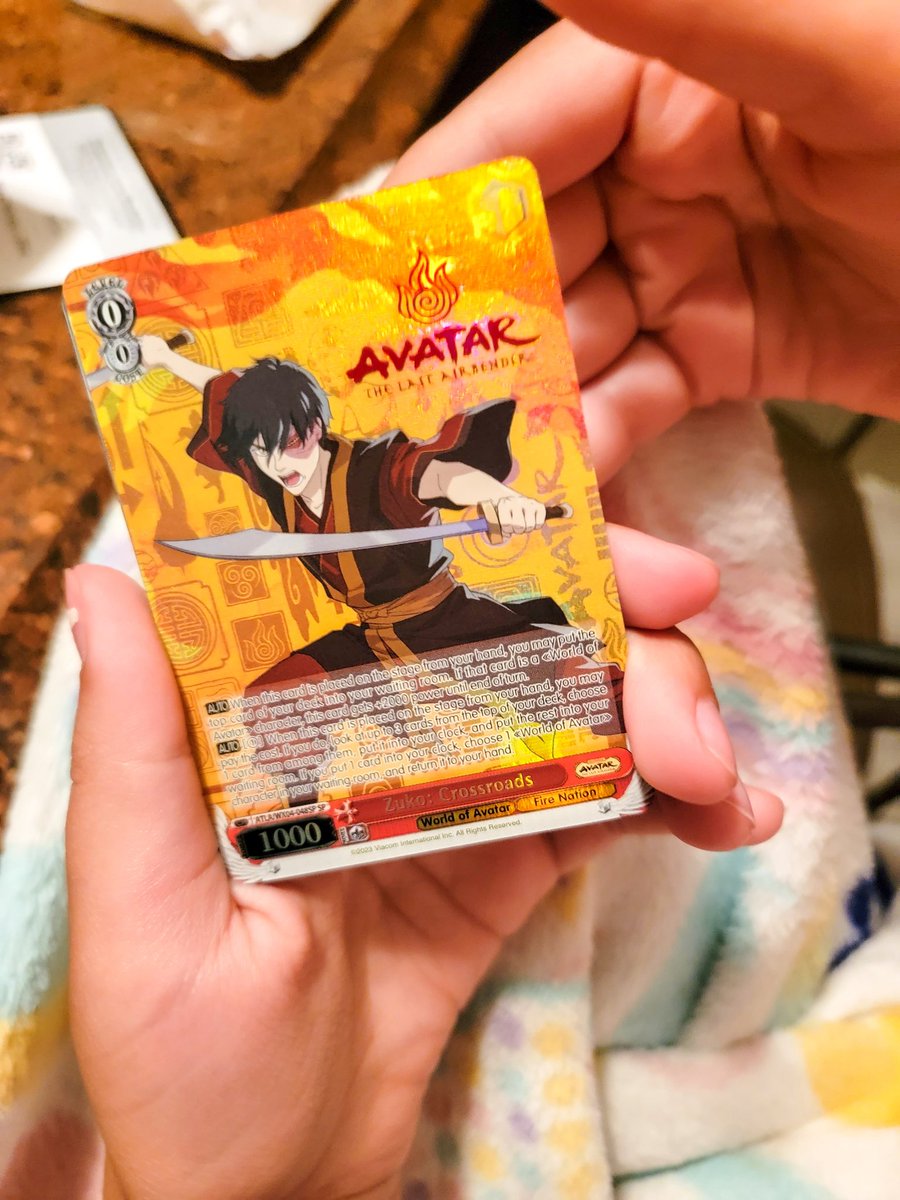xBugZxo's tweet photo. NO WAY my daughter pulled the third best card from the Avatar Weiss Schwarz set while eating Burger King tonight! 😮🤯🤣 https://t.co/j20NanZShj