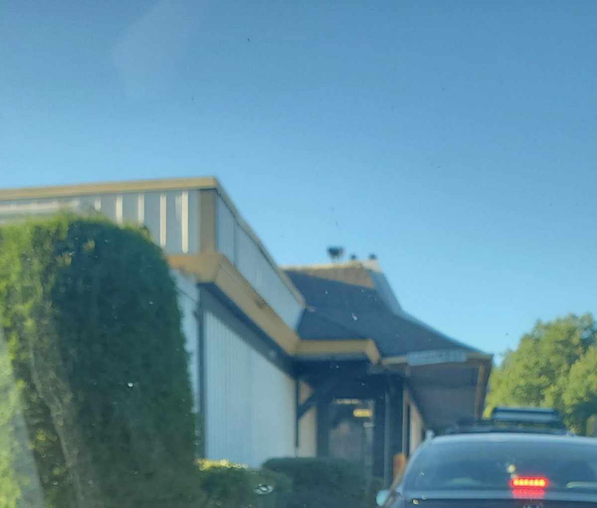 Like a jackass, I stopped at McDonald's to get a shake. '..we're out of shake mix'. That's fine, I'll take a cone. Nope, can't do that either. Guess why. I'm the dummy for stopping there. There's a reason for their ice cream machine reputation. #McDonalds #RedmondWA #DairyQueen