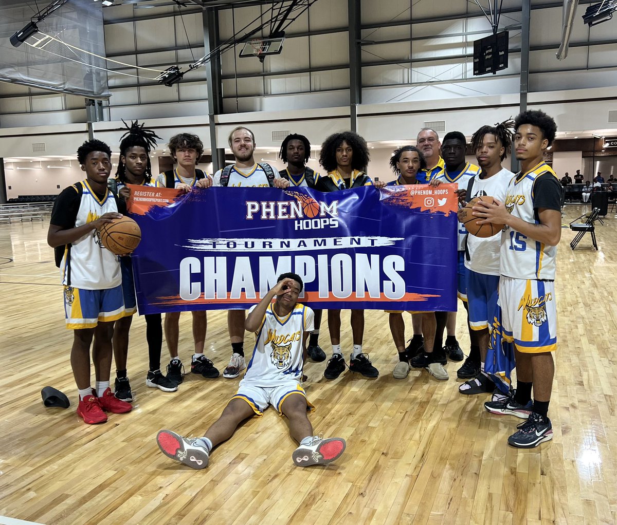 Dunn PAL Wildcats 17u Boys Basketball Team won the Silver Bracket of the Phenom Championship Showcase Tournament today!

#PhenomChampionShowcase