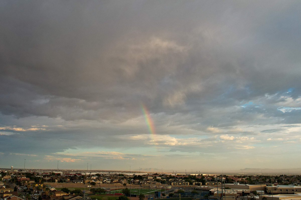 SalgadoPhoto_'s tweet photo. no moment is mundane when you’re finding beauty in everything 
📍el paso, texas https://t.co/mzVlc4A6mI