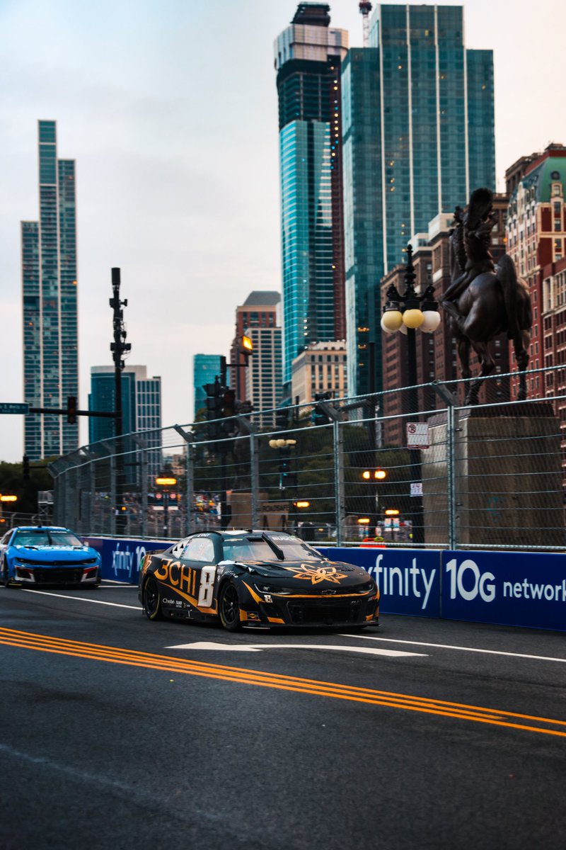 KyleBusch's tweet photo. History was made tonight. For the first time in @nascar history we raced through the city of Chicago. Finished p5 after a couple setbacks n lots of rain. #RowdyNation https://t.co/4iJ8XXckAf