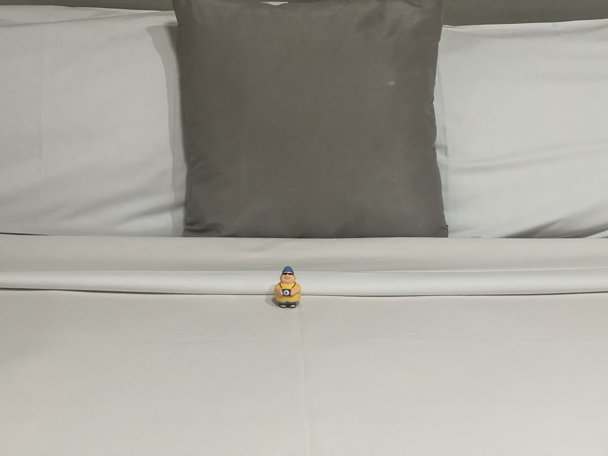 TapendiumMan's tweet photo. I went away for a holiday this weekend, but I was confused by a few things. https://t.co/bYtOOfXpvh