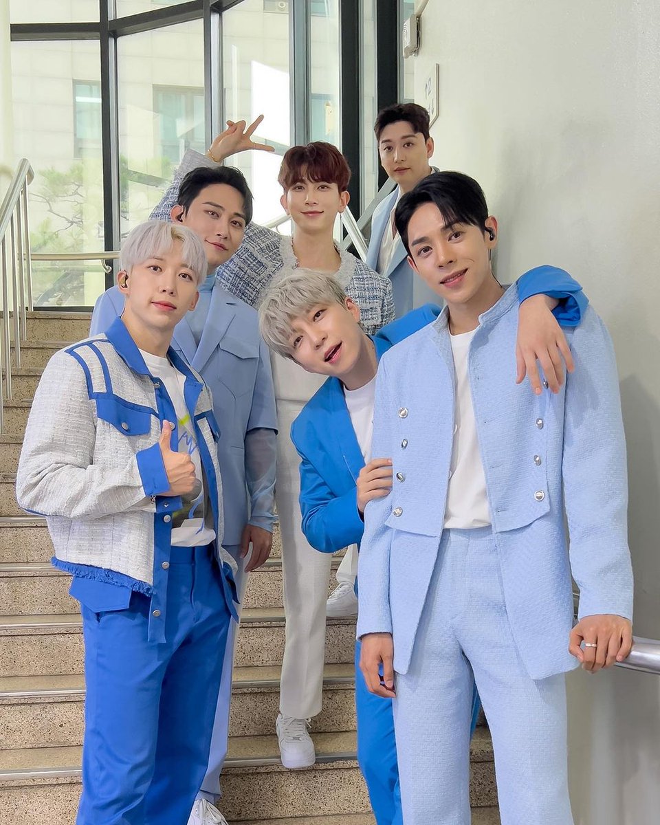UkissPeruFans's tweet photo. [💋INSTAGRAM] 230702 Xander Instagram Update
#MusicBank ¡Te amo! Chuu🤍¡Gracias por la foto tan hermosa! Si hay un especial en el extranjero, U-KISS dirá "¡Iré a cualquier parte! " ”🙌🏻 ¡Gracias por el maravilloso escenario y fancam'! ¡Siento tanto amor de KBS! 🤍
Cr: xander0729 https://t.co/Z6WVdA6h4G