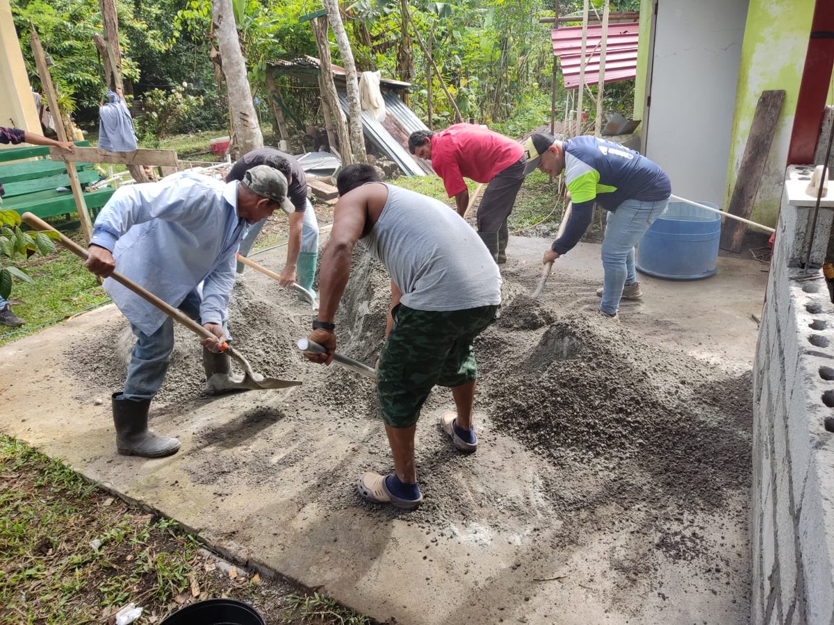 Mixing concrete for another new church !! 365 Challenge COGWM Panamá