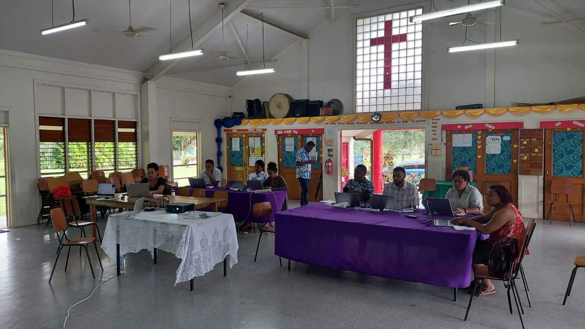 The Fiji Typhoid vaccination campaign will reach 140,000 people in 8/w using Tamanu Desktop and Tupaia. Here's data entry staff training in preparation! <a href="/HealthFiji/">Fiji Institute of Pacific Health Research</a> <a href="/dfat/">Department of Foreign Affairs and Trade 🇦🇺</a> <a href="/CentreHealthSec/">Indo-Pacific Centre for Health Security</a> <a href="/TyFiveProject/">Ty FIVE Project</a>