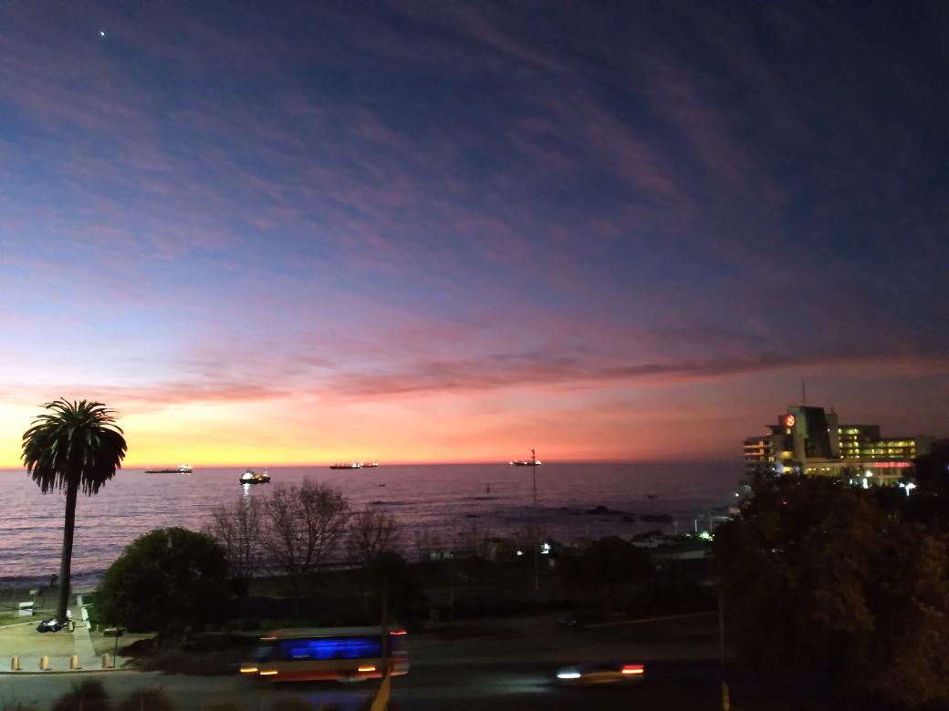 Off_Valpo's tweet photo. @marcodebcn @michel778899 @AlertaNoticiasV @flashjessica @Oriettaf @NicoleLayana @MarichiValeros2 @Marigen2008 @AlejandroSig @alexismalll @claualdu @tzingane @Claudiotter otro atardecer con #arreboles en #Viña_del_Mar con nubosidad parcial media #Alto_Cumulus #Stratiformis los petroleros #Chios_Lion 🇱🇷(LR) #Don_Gonzalo 🇨🇱(CL) #Don_Pancho 🇨🇱(CL) y graneleros #Athos 🇧🇸(BS) #Giscours 🇲🇭(MH) #JPS_Barcelona 🇱🇷(LR) #New_Drive 🇱🇷(LR) #Sunleaf_Star 🇱🇷(LR) https://t.co/AZ6ldunKfO