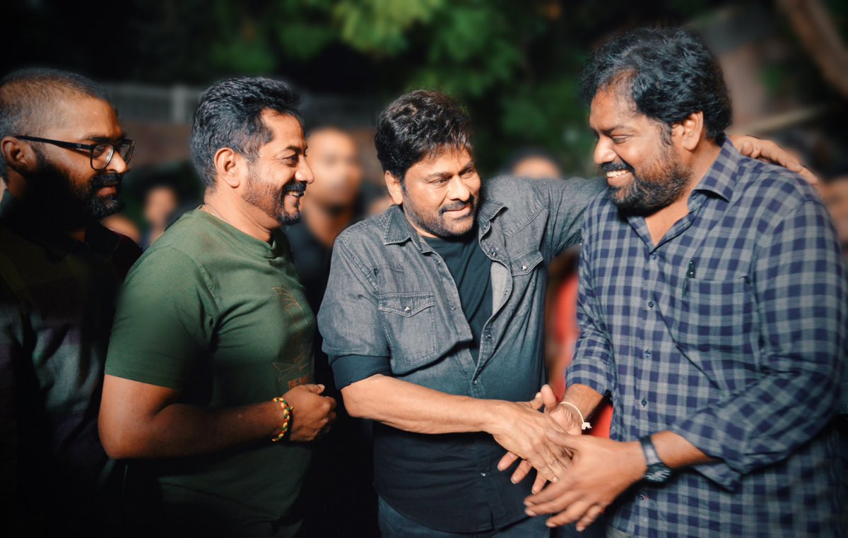 MegaStarKTweets's tweet photo. #BholaaShankar 🔱 Shoot has completed 🔥🔥🔥🔥

Post-production works going on with full swing. Promotions &amp; song releases ahead.

 World Wide Grand Release On August 11th ✅

@KChiruTweets  @MeherRamesh
@AKentsOfficial @AnilSunkara1 
@BholaaShankar

#BholaaShankarOnAug11 🔱✅ https://t.co/0XTJw8E9gC