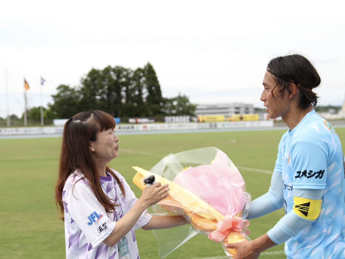 SRadio10's tweet photo. 盛大に送り出して頂いて本当にありがとうございました😊
スタジアムでのご報告の通り“乳がん”が見つかり来週、入院•手術です。
不幸中の幸い、ステージ1✨
すぐ帰ってくるぞ〜!!
(7/9のホームは現地に居ます、お待ちしておりま〜す♪)
#レイラック滋賀
スタジアムDJ Choco https://t.co/V3k2oBPtXO