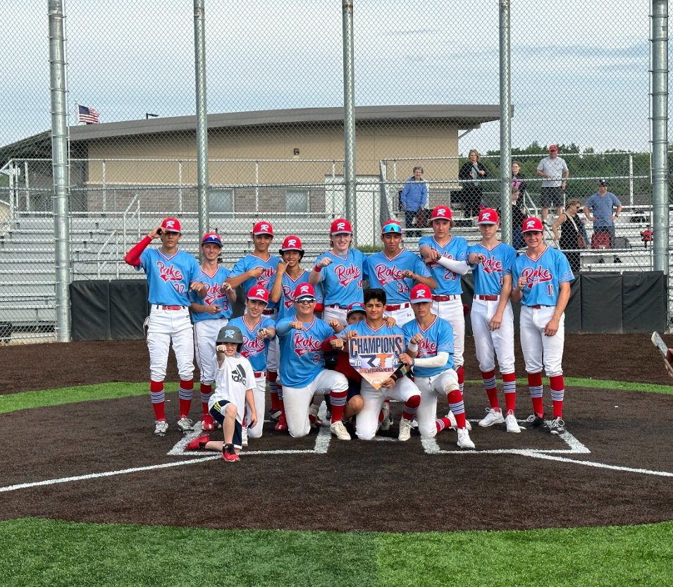 Chicago Rake 15u (left) and 16u (right) bringing home more hardware this weekend. Two first place finishes at the Rock Tournament. The boys are hot! Great weekend for the Rake program.