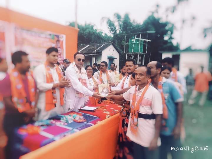 BapiBarma3's tweet photo. আসন্ন ত্রিস্তর পঞ্চায়েত নির্বাচন উপলক্ষে কোচবিহার জেলার তুফানগঞ্জ বিধানসভার ২ নং মন্ডল যুব মোর্চার উদ্যোগে নির্বাচনী পথ সভা।
উপস্থিত ছিলেন পশ্চিমবঙ্গ প্রদেশ যুব সভাপতি ড: ইন্দ্রনীল খাঁ, বিধায়িকা মালতি রাভা রায়, জেলা যুব সভাপতি কুমার চন্দন নারায়ন,ও অন্যান্য নেতৃত্ব https://t.co/cCuHst3XEl