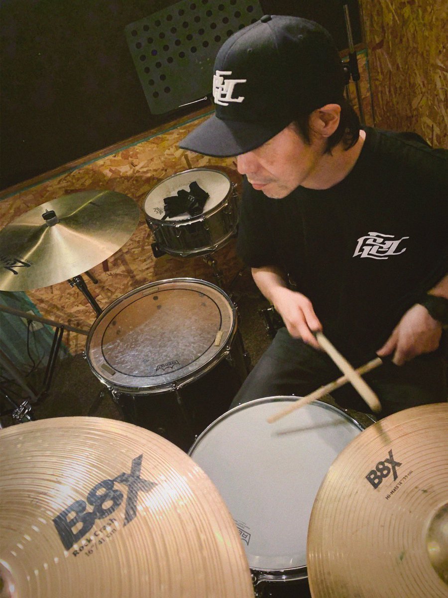 GOCC_JP's tweet photo. ❤️‍🔥Hot Goods!!❤️‍🔥

Baseball logo T shirt ¥3000
Baseball logo cap ¥5000

model
 @LOSTAGE_0  size M
 @Legecko_drums  size S(extra)
 @61_rock  size L

モデルは、只今全国ツアー中のLOSTAGE Drums 岩城智和氏

夏を乗り切るには、必要なアイテム！ https://t.co/8a1AEJqTD5