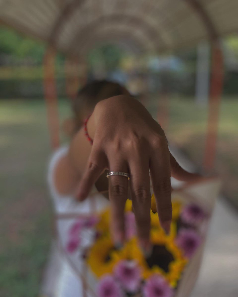 lizzyanezm's tweet photo. Aquí también por que no estoy soportando!!! 💍🤩 #PROMISERING 29/06/23 https://t.co/GKGt8E6eyb