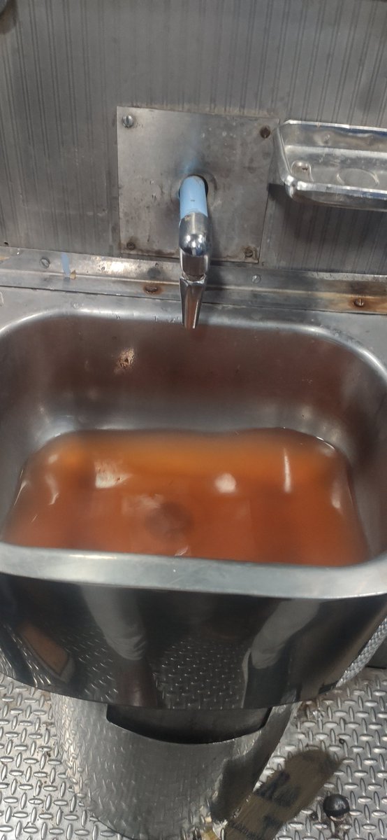 Mayur_Ghumare's tweet photo. @GM_CRly @drmmumbaicr @drmcrngp @drmpune @DrmSolapur @drmbhusavaldivn
@AshwiniVaishnaw 
Picture of 22106-Indrayani SF Express(Pune Junction to CSMT) D9-MST Boggie, Prior coming to pune this boogie belongs to 12170 Pune Intercity SF Express(Solapur to Pune Junction) General Boogie https://t.co/GZyxsps5U3