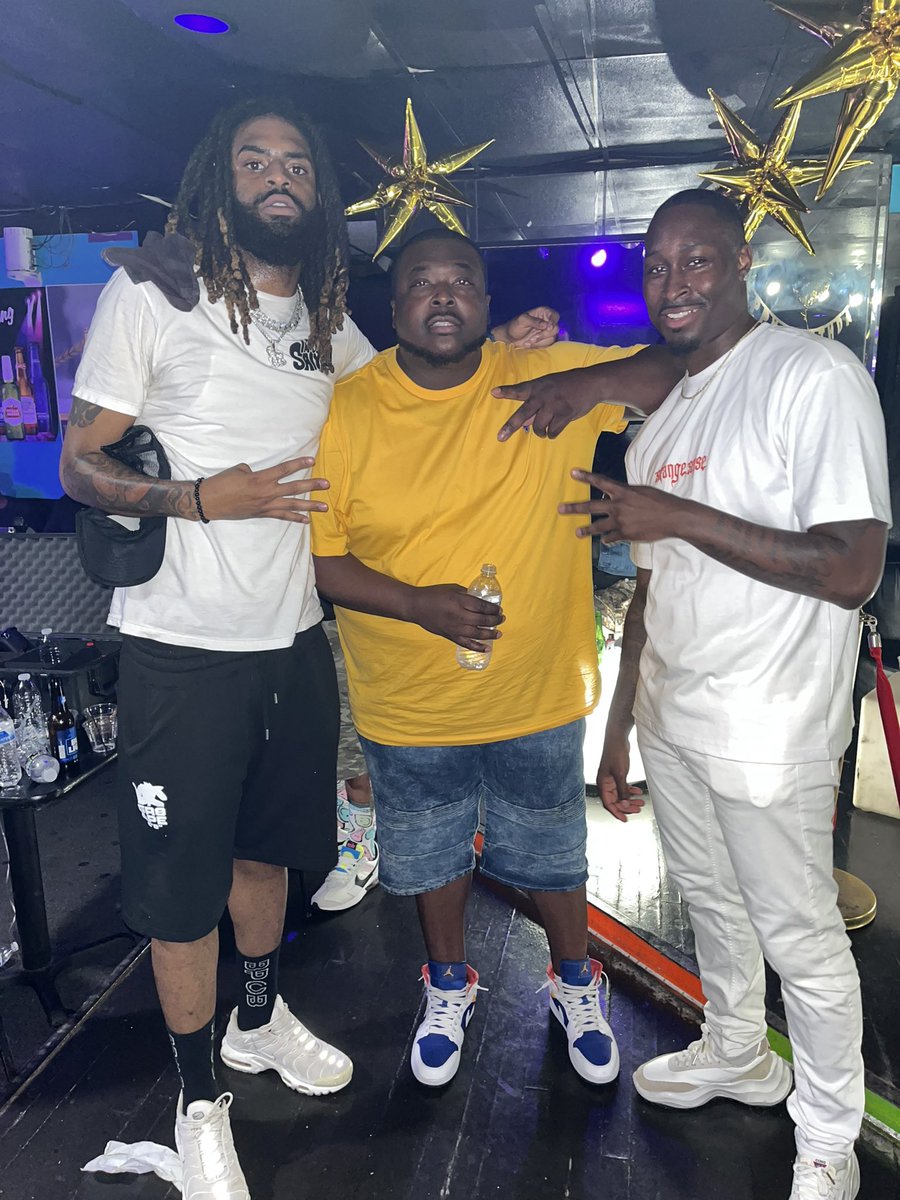 Stvcks's tweet image. #MAINEVENT6 .. FIRE ASS MAIN EVENT .. SHOUT OUT TO MY BROTHER @Zatoven15  FOR THE WAR AND SHOUT OUT TO @Sharkcity_Ave  FOR THE GEMS AND ADVICE .. WE UP🔥🔥🔥🔥🔥 #RBE #6R8ESTBRICC