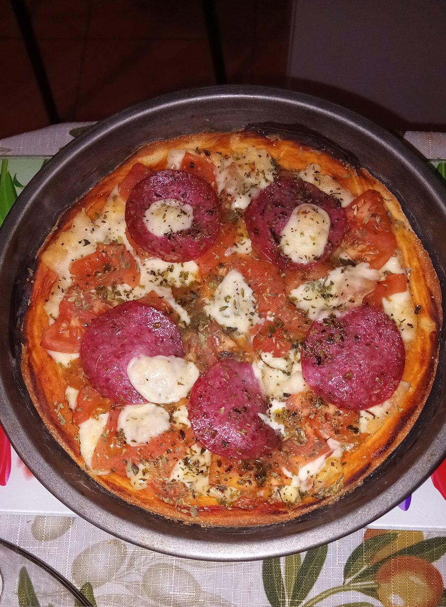 Pizzita para ver a tío michu #GranHermanoCHV #GranHermanoChile