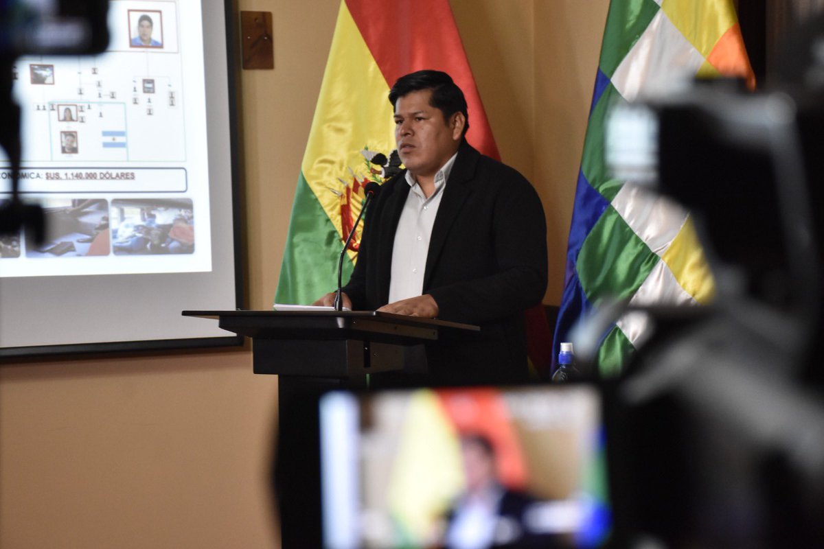 JAIMEMAMANIE's tweet photo. Aclarar sobre la aseveración del Ex Presidente, que en ningún momento el Estado dio “aval” para la salida de Cocaína a otros países.
Si el Ex Presidente tiene datos que las presente y no parta de especulaciones infundadas. https://t.co/EArjSf6mML